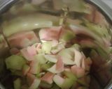A picture of step 3 of Guava shake.