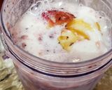 A picture of step 1 of Berry Banana Smoothie.