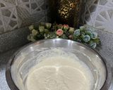 صورة لخطوة 1 من وصفة عجينة البيتزا السائلة