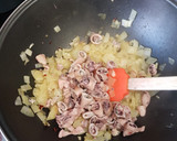 Foto del paso 5 de la receta: Chipirones con curry y puré de patata