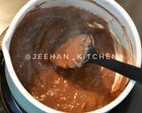Foto langkah ke 3 dari resep Tokyo Banana Chocolate Roll Cake.