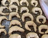 Foto del paso 8 de la receta: Medialunas de grasa (masa en panificadora Smartlife)