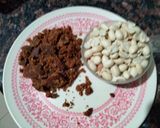 A picture of step 1 of Peanuts and jaggery chikki.