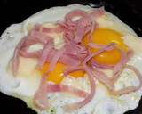 Foto del paso 4 de la receta: Huevos fritos a la pizza