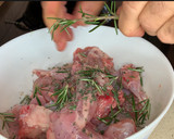 Foto del paso 2 de la receta: Conejo con hierbas y limón