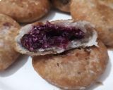 A picture of step 8 of Chinese rose cake.
