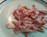 Foto del paso 6 de la receta: Salchicha blanca de Baviera con repollo, bacon y piñones