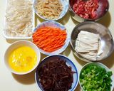 A picture of step 2 of Hot and Sour Soup/noodles Taiwanese style.