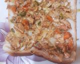 A picture of step 2 of Club sandwichs....