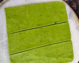 A picture of step 8 of Tricolour crispy pockets with tricolour filling.