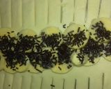 Foto langkah ke 2 dari resep Choco banana strudel homemade.