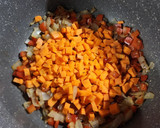 Foto del paso 3 de la receta: 🥟🧀🥕🧅🫑 Empanadas de vegetales y queso - Zapallito, cebolla, morrón y zanahoria - #Sintacc 🫑🧅🥕🧀🥟