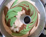 Foto langkah ke 8 dari resep Marmer Cake.
