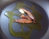 Foto del passaggio 5 della ricetta Linguine con ciliegino alle alici e crema di cavolo nero e sedano rapa