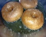 Foto langkah ke 4 dari resep Donat Triple Cokelat.