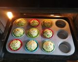 Foto del paso 10 de la receta: Mini budín de col sobre salsa de nata al anís con atún u huevo