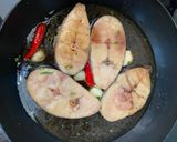 Hình bước làm 3 của món Cá dứa kho tộ