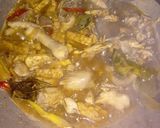 Foto langkah ke 3 dari resep Oseng kacang panjang campur tempe ayam.