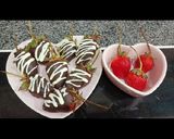 A picture of step 2 of Chocolate strawberry.