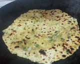 A picture of step 4 of Jowar and Methi Paratha.