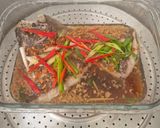 Foto langkah ke 4 dari resep Ikan Steam Bawang Putih.