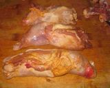 Foto del paso 2 de la receta: Muslo y contramuslo relleno con bacon