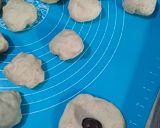 Foto langkah ke 4 dari resep Roti Sobek isi Coklat.