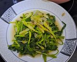 Foto langkah ke 3 dari resep Tumis Kangkung Bunga Pepaya.