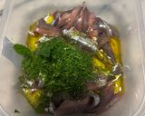 Foto del passaggio 1 della ricetta Crostoni con sardoni (alici) marinati al finocchietto selvatico