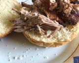 Φωτογραφία βήματος 6 της συνταγής Pulled pork sandwich - «τραβηγμένο» χοιρινό