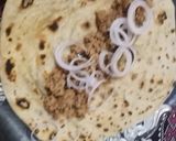 A picture of step 5 of Chicken chapati roll.
