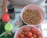 Foto del paso 1 de la receta: Pasta con tomates cherry y queso feta