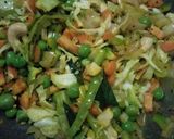A picture of step 3 of Vegetable Oats Upma.