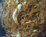 Foto langkah ke 6 dari resep Bihun goreng pedas.