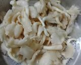 Foto langkah ke 1 dari resep Tumis Jamur Tiram Jagung Pedas.