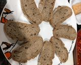 Foto del paso 1 de la receta: Una de montaditos en clave de sol de pimientos asados bonito y sardinitas en aceite de oliva