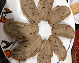 Foto del paso 1 de la receta: Una de montaditos en clave de sol de pimientos asados bonito y sardinitas en aceite de oliva