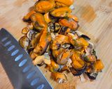Foto del paso 2 de la receta: Ensalada fresca de mejillones con vinagreta de limón y chile