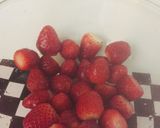 Foto del paso 1 de la receta: Batido con pitahaya roja, fresas, manzana, yogur, miel!