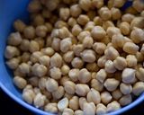 A picture of step 1 of Punjabi chole.