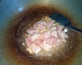 Foto langkah ke 2 dari resep Tumis brokoli ayam jamur.