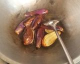 Foto langkah ke 1 dari resep Terong ungu balado.