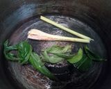 Foto langkah ke 2 dari resep Gulai Kuning Daun Mangkokan.