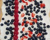 Foto del passaggio 8 della ricetta Tronchetto con panna e frutti di bosco