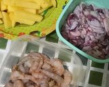Foto langkah ke 1 dari resep Udang Cumi Saos Padang.