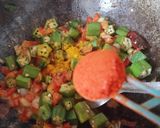 A picture of step 3 of Vendakkai puli kulambu.