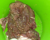 Foto del paso 1 de la receta: Bistec con puré arroz y ensalada de repollo