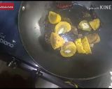 A picture of step 10 of Tricolours gatta gravy and breakfast.