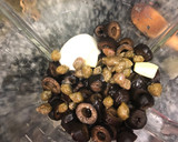 Foto del paso 3 de la receta: 436. Ensalada de fusilli de lenteja roja con salsa de aceitunas y anchoas (principal pasta)