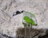 Foto langkah ke 2 dari resep Mochi Stroberi.